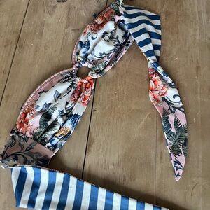 Agua Bendita | TALIA CARIELIS BIKINI | Floral & Navy Stripe Women’s Bikini Top